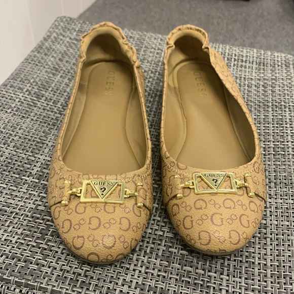 Guess -Shoes - Picture 3 of 9